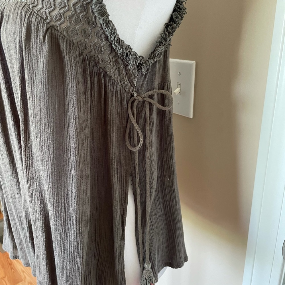 Tank - Picture 4 of 6